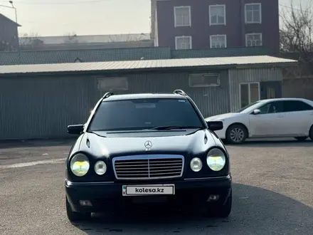 Mercedes-Benz E 320 1998 года за 5 000 000 тг. в Шымкент – фото 2