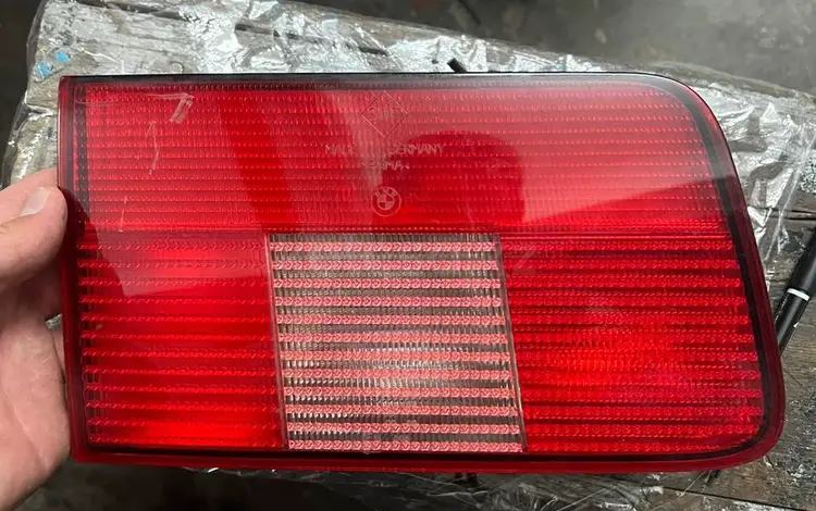 BMW E39 универсал фонари на крышку багажникаүшін10 000 тг. в Караганда