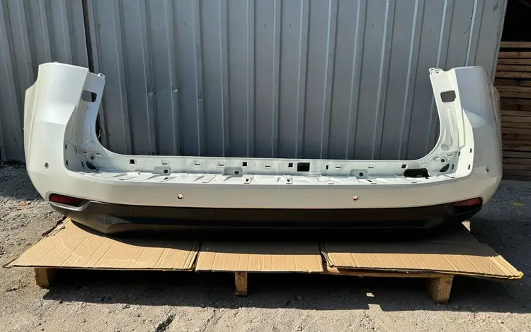 Бампер задний в сборе LC300 белый (Б/У ОРИГИНАЛ) за 10 000 тг. в Алматы