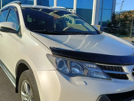 Toyota RAV4 2015 года за 10 000 000 тг. в Астана – фото 2