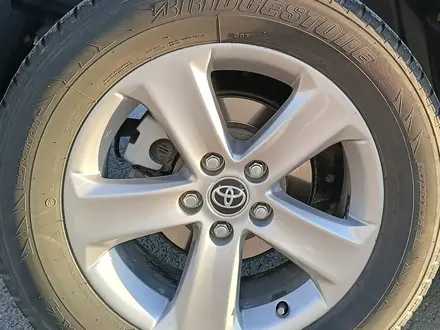 Toyota RAV4 2015 года за 10 000 000 тг. в Астана – фото 4