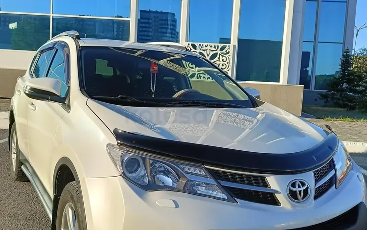 Toyota RAV4 2015 года за 10 000 000 тг. в Астана