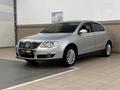 Volkswagen Passat 2006 года за 3 150 000 тг. в Атырау – фото 3