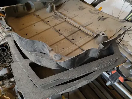 Задняя защита днища GS350, 400, 450 за 15 000 тг. в Астана