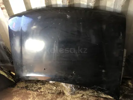 Капот за 35 000 тг. в Астана