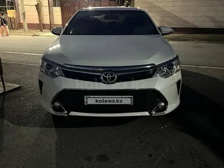 Toyota Camry 2017 года за 12 800 000 тг. в Шымкент