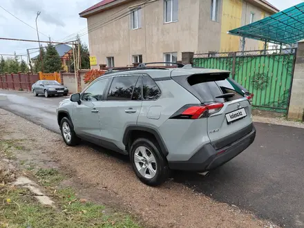 Toyota RAV4 2021 года за 15 300 000 тг. в Алматы – фото 7