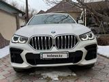 BMW X6 2021 года за 43 000 000 тг. в Тараз