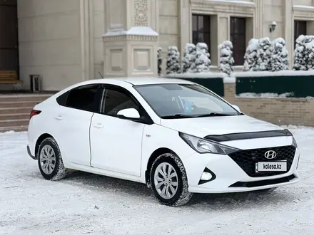 Hyundai Accent 2022 года за 8 300 000 тг. в Караганда – фото 4