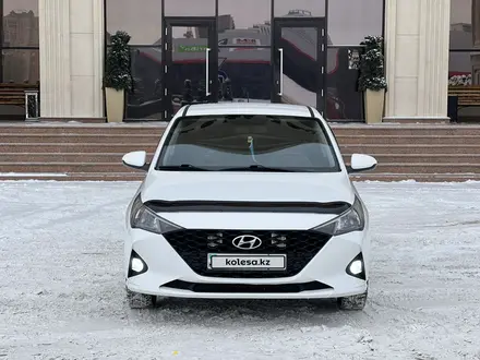 Hyundai Accent 2022 года за 8 300 000 тг. в Караганда – фото 2