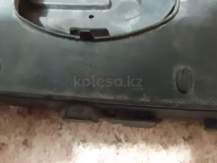 Решётка радиатора Lexus RX300 за 5 000 тг. в Алматы – фото 3