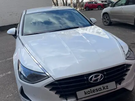 Hyundai Sonata 2022 года за 13 150 000 тг. в Астана – фото 2