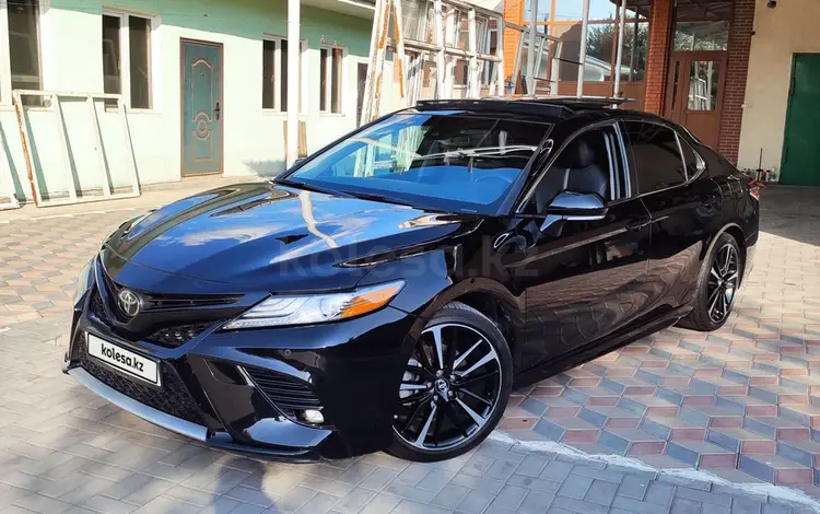 Toyota Camry 2018 года за 12 888 888 тг. в Алматы