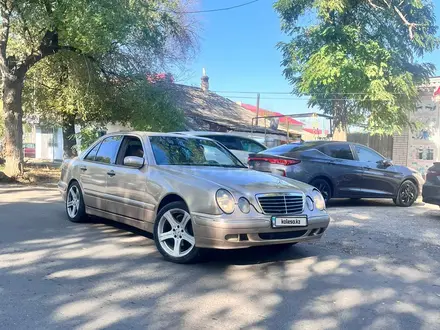 Mercedes-Benz E 320 2000 года за 3 500 000 тг. в Тараз – фото 3