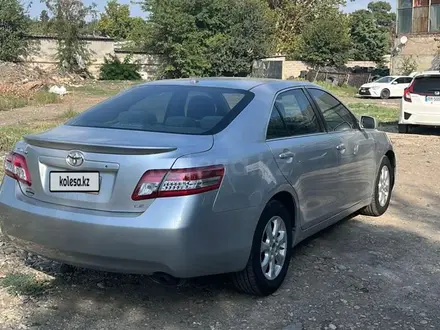 Toyota Camry 2011 года за 4 100 000 тг. в Атырау – фото 4