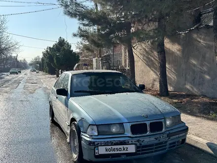 BMW 328 1992 года за 730 000 тг. в Алматы – фото 5