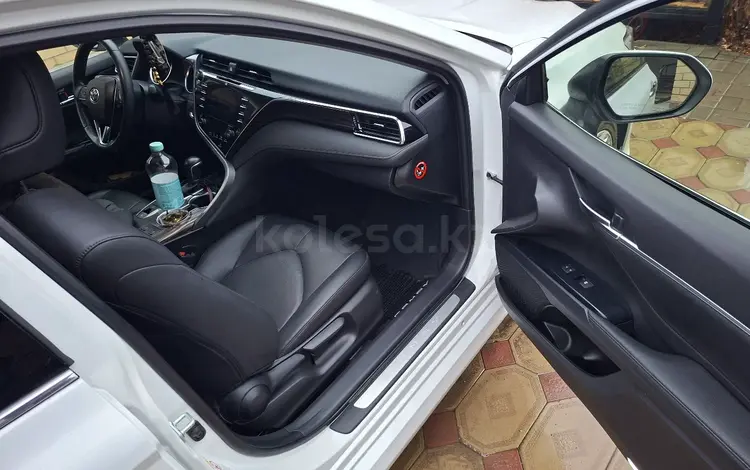 Toyota Camry 2018 годаүшін12 800 000 тг. в Актобе