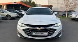 Chevrolet Malibu 2020 года за 9 700 000 тг. в Алматы – фото 2