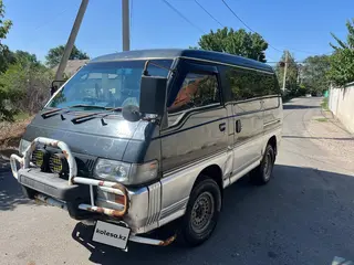 Mitsubishi Delica