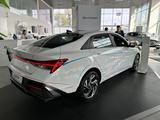 Hyundai Elantra Luxe 2025 года за 15 890 000 тг. в Алматы – фото 5