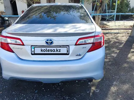 Toyota Camry 2014 года за 10 250 000 тг. в Атырау – фото 3