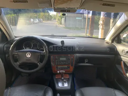 Volkswagen Passat 2004 года за 2 800 000 тг. в Алматы – фото 9