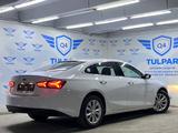 Chevrolet Malibu 2022 года за 10 850 000 тг. в Шымкент – фото 3