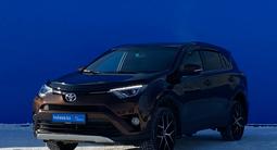 Toyota RAV4 2018 года за 11 690 000 тг. в Алматы