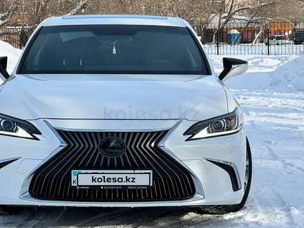 Lexus ES 250 2019 года за 22 950 000 тг. в Петропавловск – фото 3