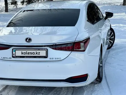 Lexus ES 250 2019 года за 22 950 000 тг. в Петропавловск – фото 15