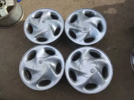 Оригинальные легкосплавные диски на автомашину Volkswagen Sharan (Ге за 125 000 тг. в Астана