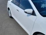 Toyota Camry 2015 года за 11 300 000 тг. в Уральск – фото 3