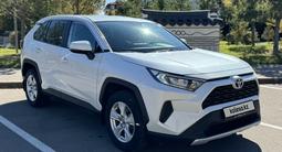 Toyota RAV4 2021 годаүшін15 400 000 тг. в Астана – фото 2