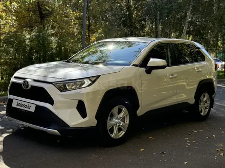 Toyota RAV4 2021 года за 15 400 000 тг. в Астана – фото 8