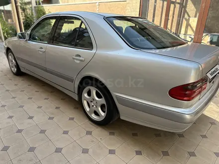 Mercedes-Benz E 280 2001 года за 4 200 000 тг. в Шымкент – фото 4