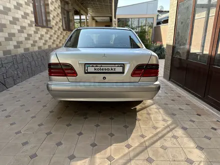 Mercedes-Benz E 280 2001 года за 4 200 000 тг. в Шымкент – фото 3
