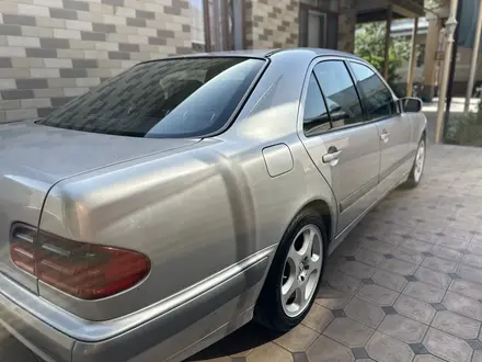 Mercedes-Benz E 280 2001 года за 4 200 000 тг. в Шымкент – фото 5