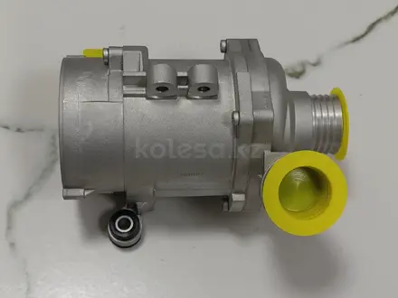 Насос водяной (помпа) BMW — 11517586925 за 135 000 тг. в Астана