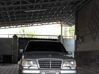 Mercedes-Benz E 280