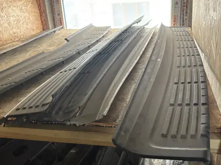 Накладка на задний бампер за 5 000 тг. в Алматы