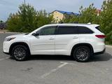 Toyota Highlander 2017 года за 12 000 000 тг. в Атырау – фото 3