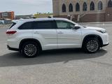 Toyota Highlander 2017 года за 12 000 000 тг. в Атырау – фото 4