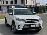 Toyota Highlander 2017 года за 12 000 000 тг. в Атырау
