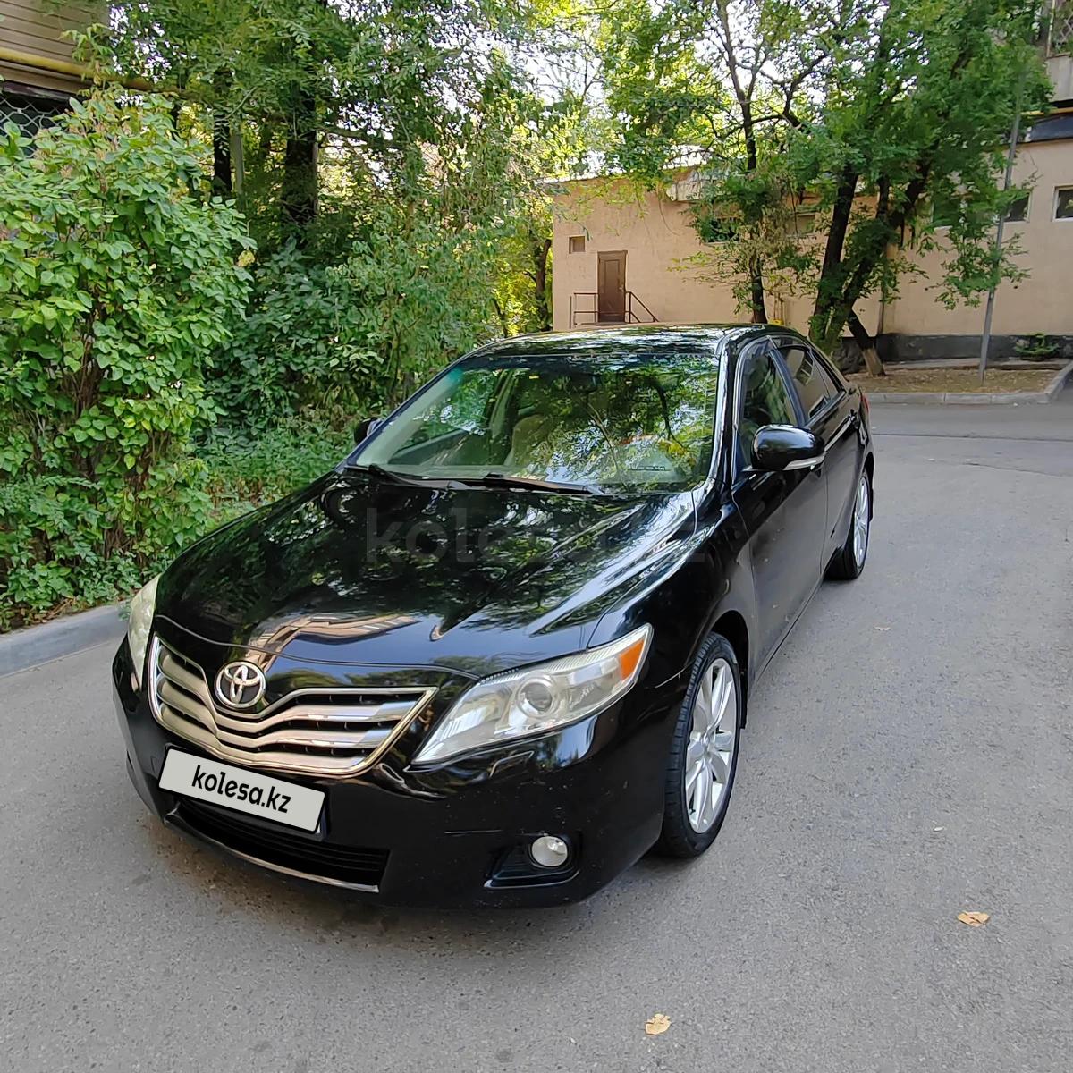 Toyota Camry 2010 г.