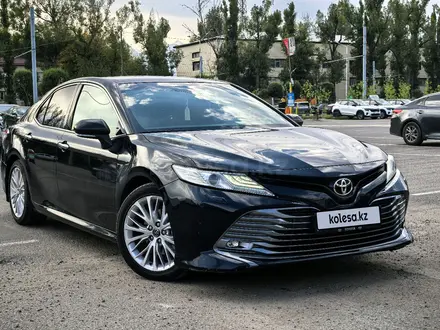 Toyota Camry 2019 года за 13 500 000 тг. в Алматы