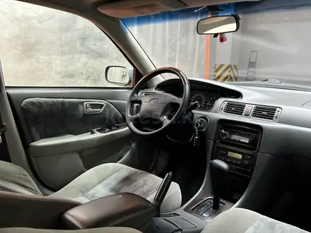 Toyota Camry 2000 года за 4 200 000 тг. в Астана – фото 32