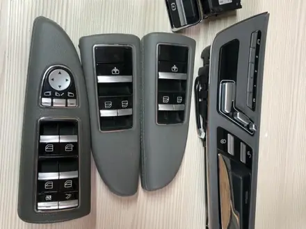 Управления сидениями управления стеклоподъемников w221 s550 за 20 000 тг. в Алматы