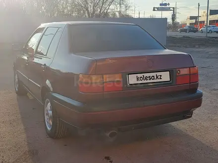 Volkswagen Vento 1992 года за 1 200 000 тг. в Уральск – фото 4