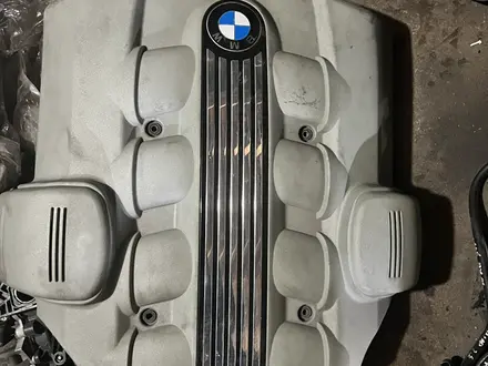 Крышка двигателя(капотеровка) на BMW X5 за 20 000 тг. в Алматы