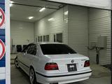 BMW 528 1998 года за 2 500 000 тг. в Караганда – фото 2